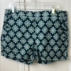 Banana Republic Blue and Green Bermudas Elegant Design